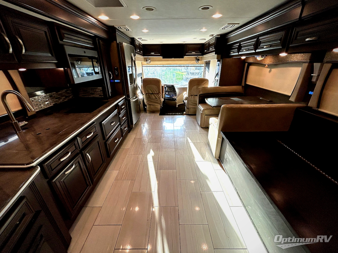 2018 Forest River Berkshire XL 40C Photo 5