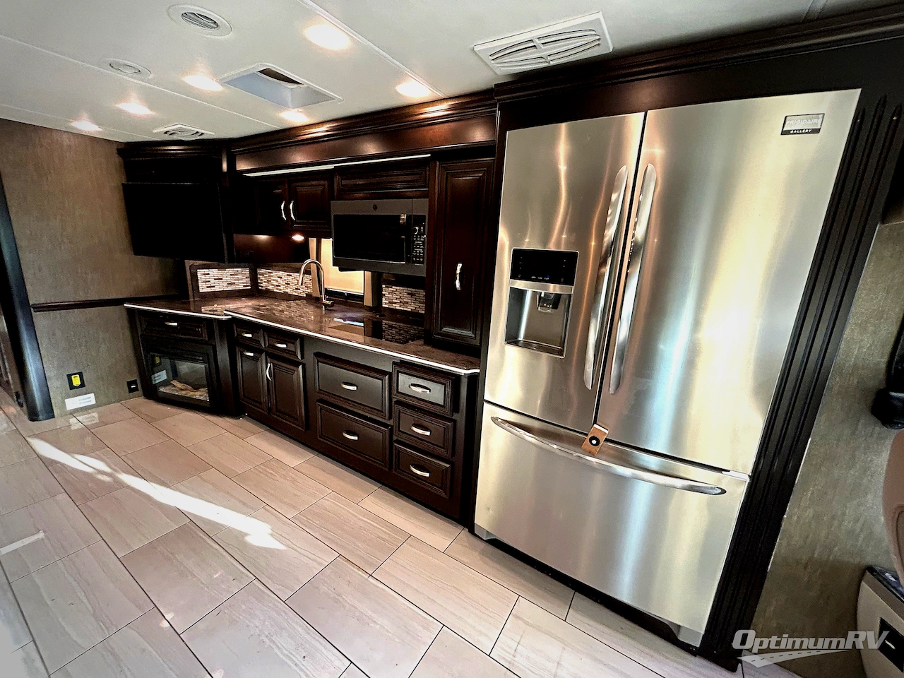 2018 Forest River Berkshire XL 40C Photo 12