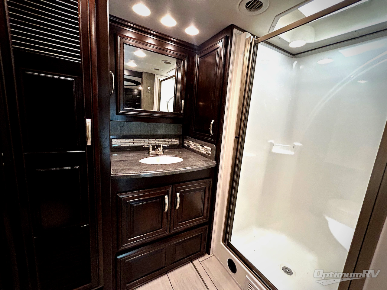2018 Forest River Berkshire XL 40C Photo 22