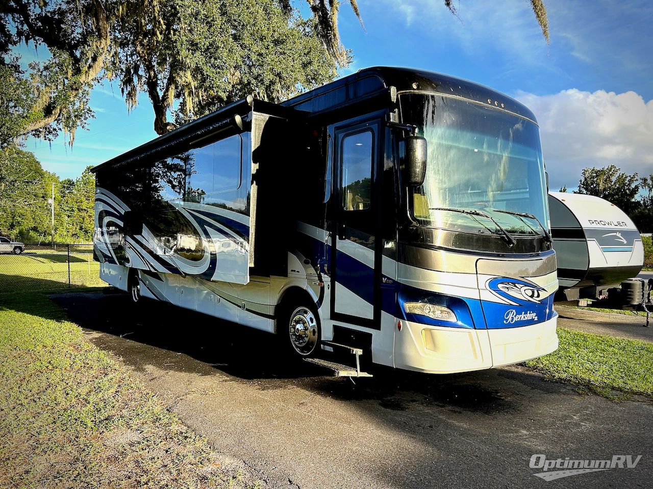 2018 Forest River Berkshire XL 40C Photo 1