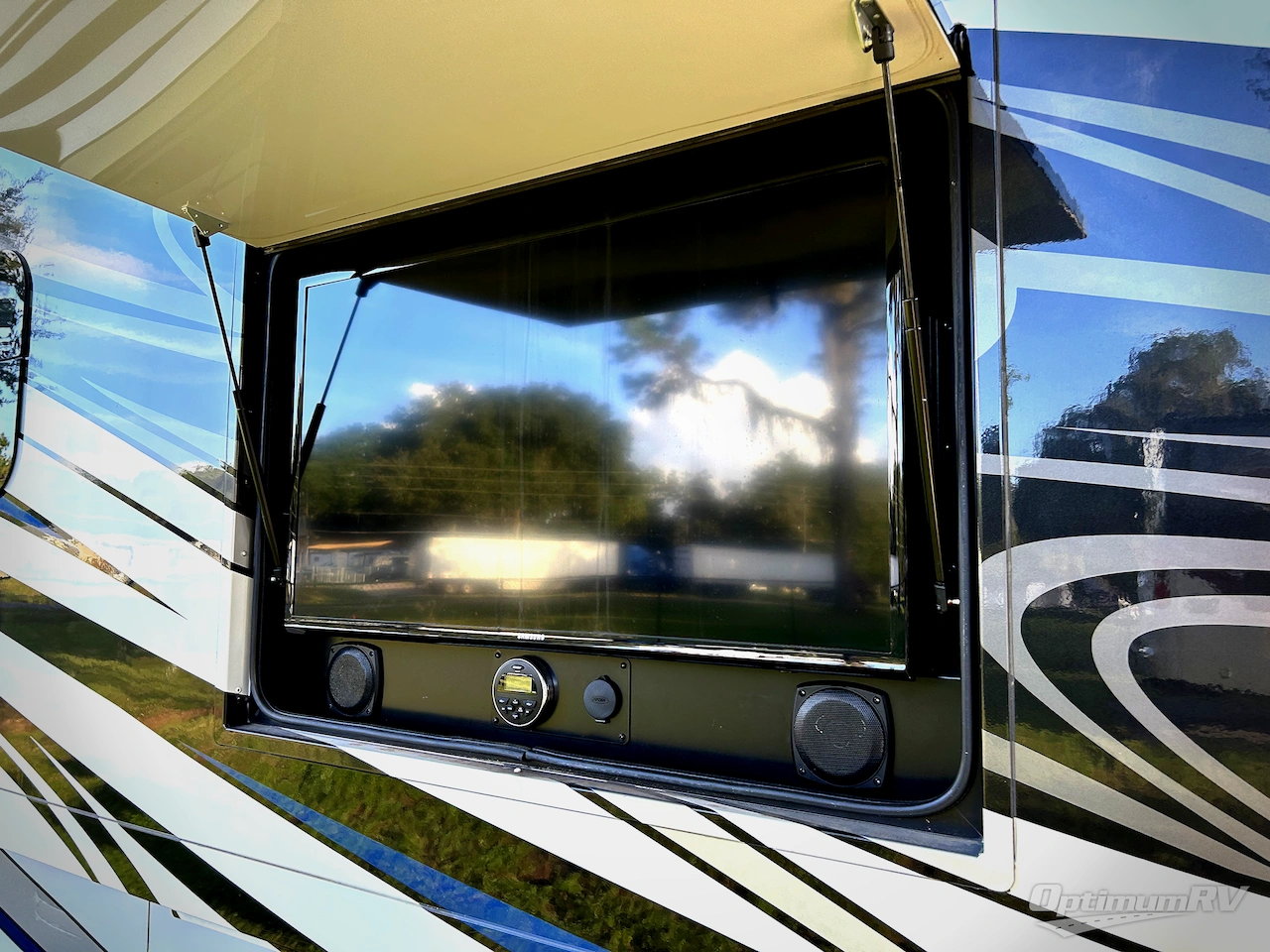 2018 Forest River Berkshire XL 40C Photo 26