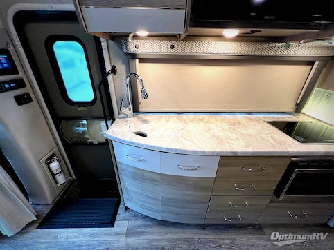 2020 Thor Tiburon Sprinter 24FB RV Photo 3