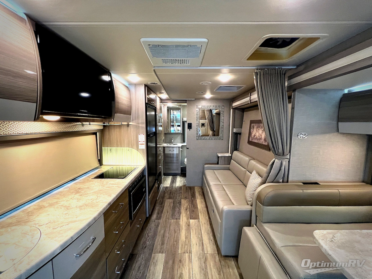 2020 Thor Tiburon Sprinter 24FB Photo 5