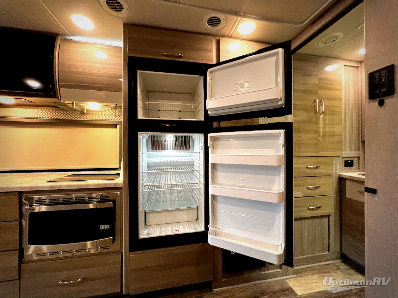 2020 Thor Tiburon Sprinter 24FB Photo 15