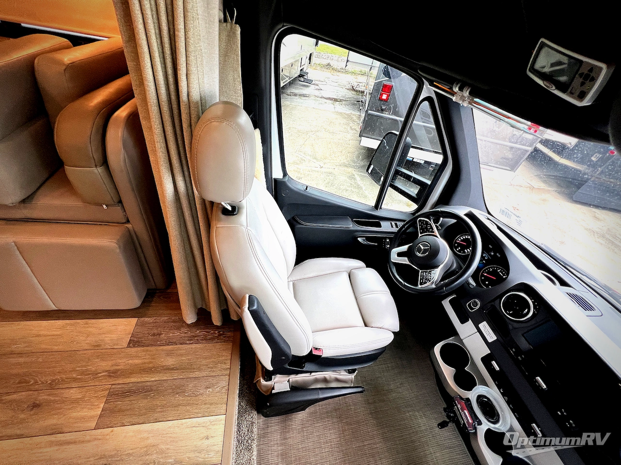 2020 Thor Tiburon Sprinter 24FB Photo 7