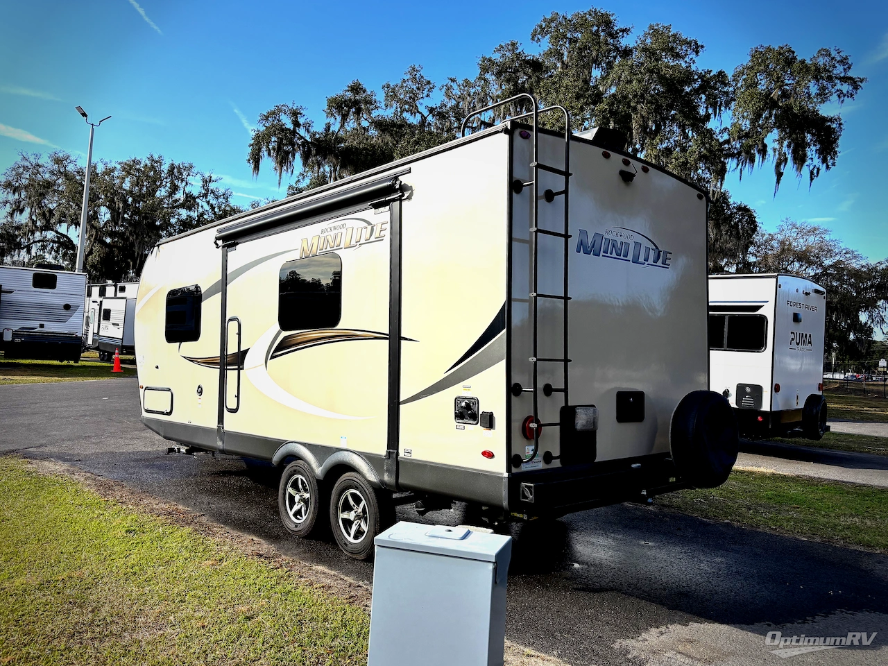 2021 Forest River Rockwood Mini Lite 2204S Photo 3