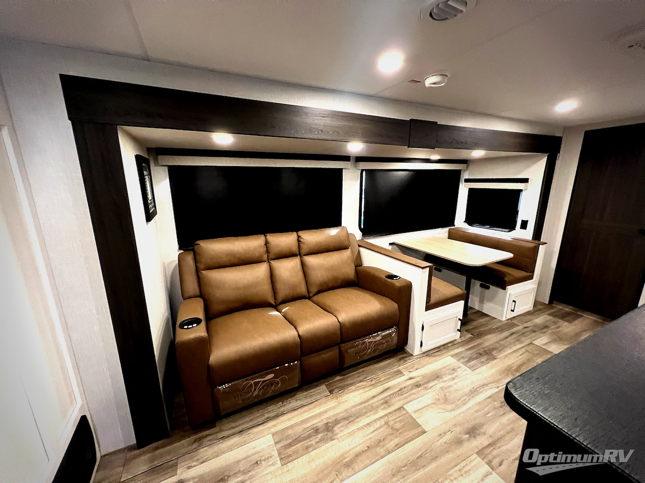 2026 Venture Stratus SR261VRB Photo 10