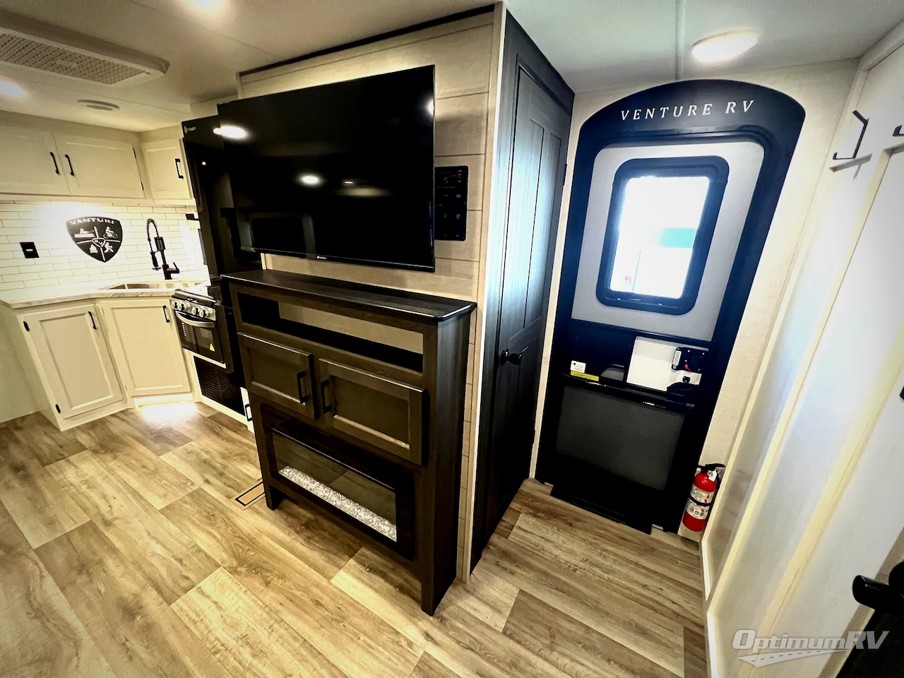 2026 Venture Stratus SR261VRB Photo 9