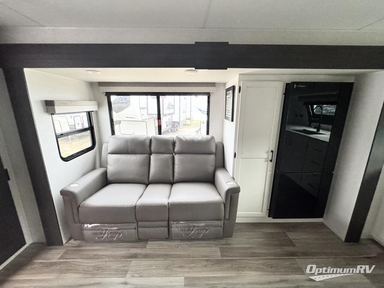 2025 Venture Stratus SR262VFK Photo 8
