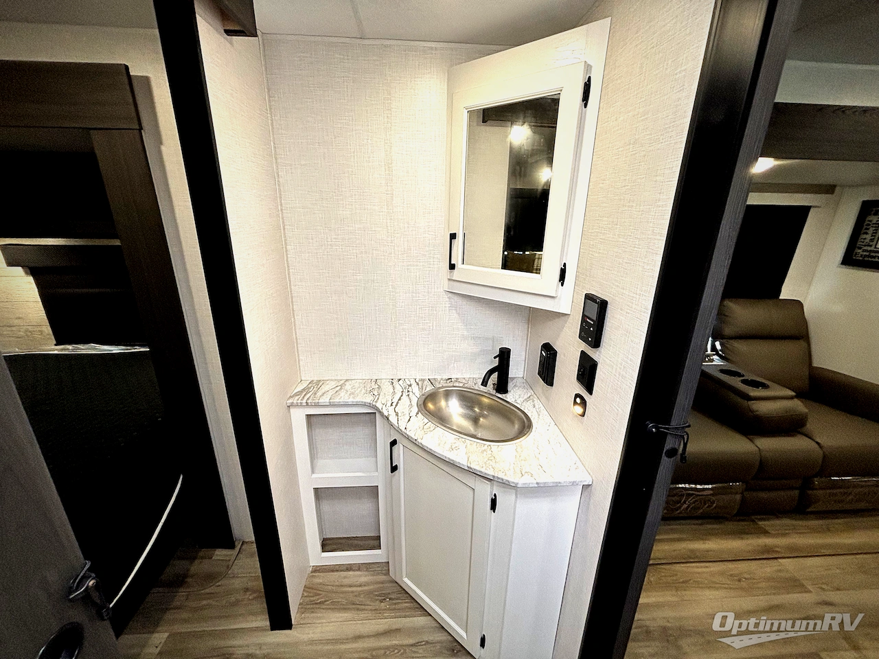 2025 Venture Stratus SR262VFK Photo 15