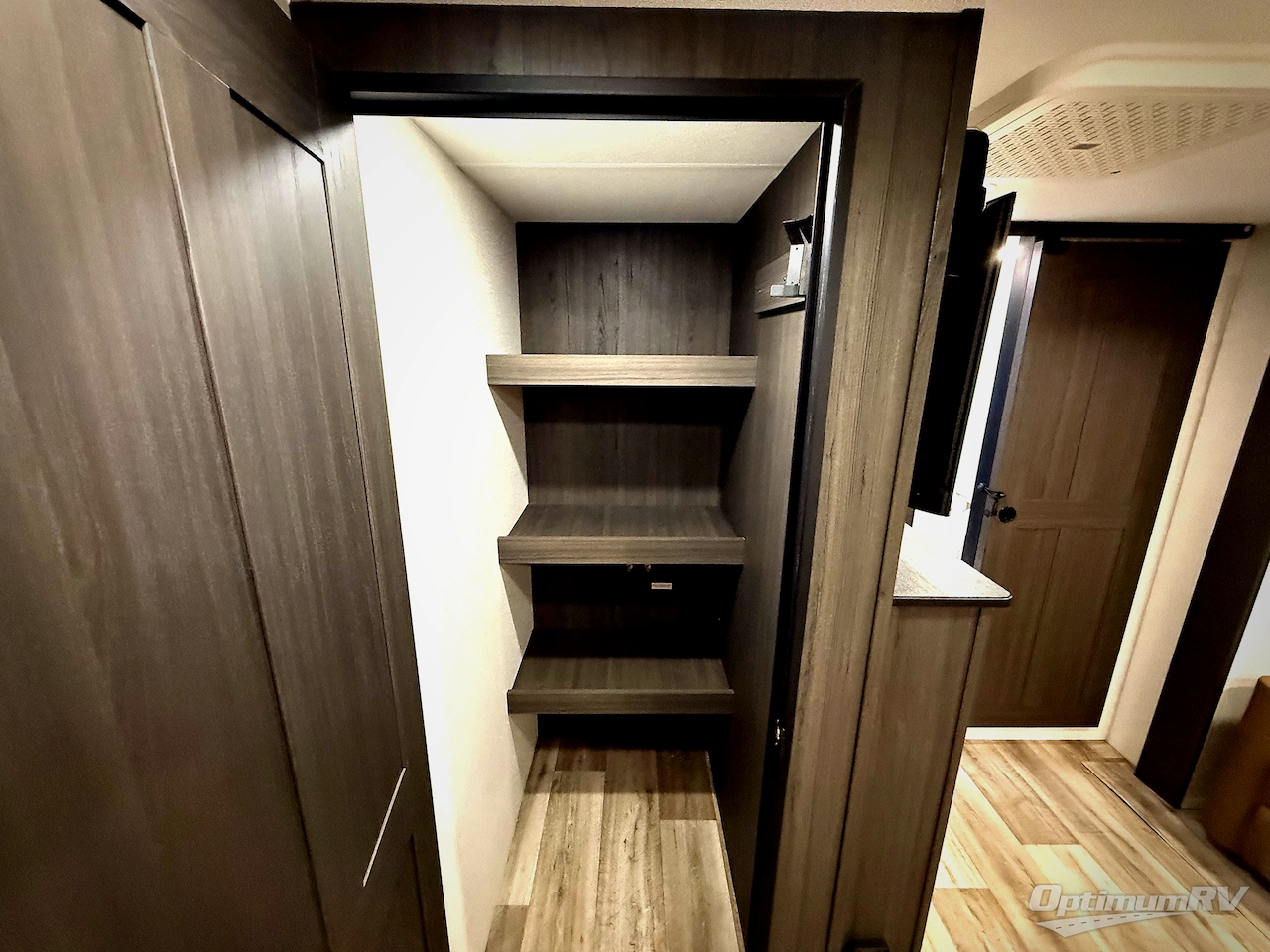 2026 Venture Stratus SR262VFK Photo 6