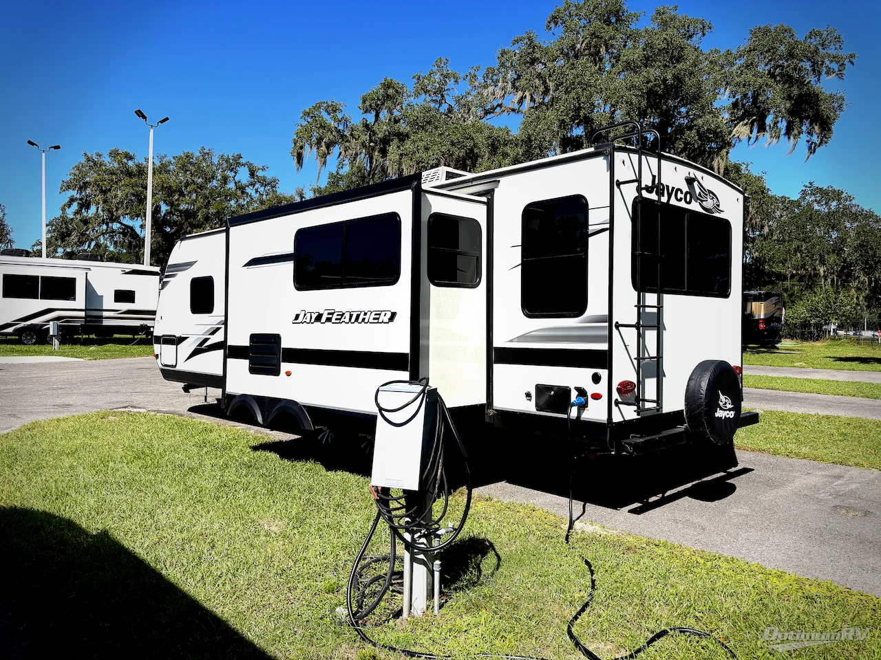 2023 Jayco Jay Feather 26RL Photo 3