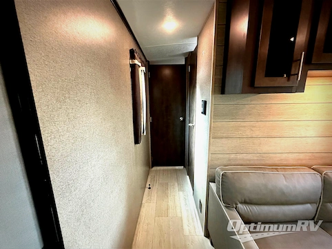 2020 Forest River Rockwood Signature Ultra Lite 8335SB RV Photo 4