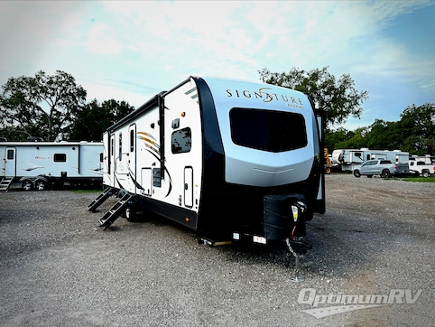Used 2020 Forest River Rockwood Signature Ultra Lite 8335SB Featured Photo