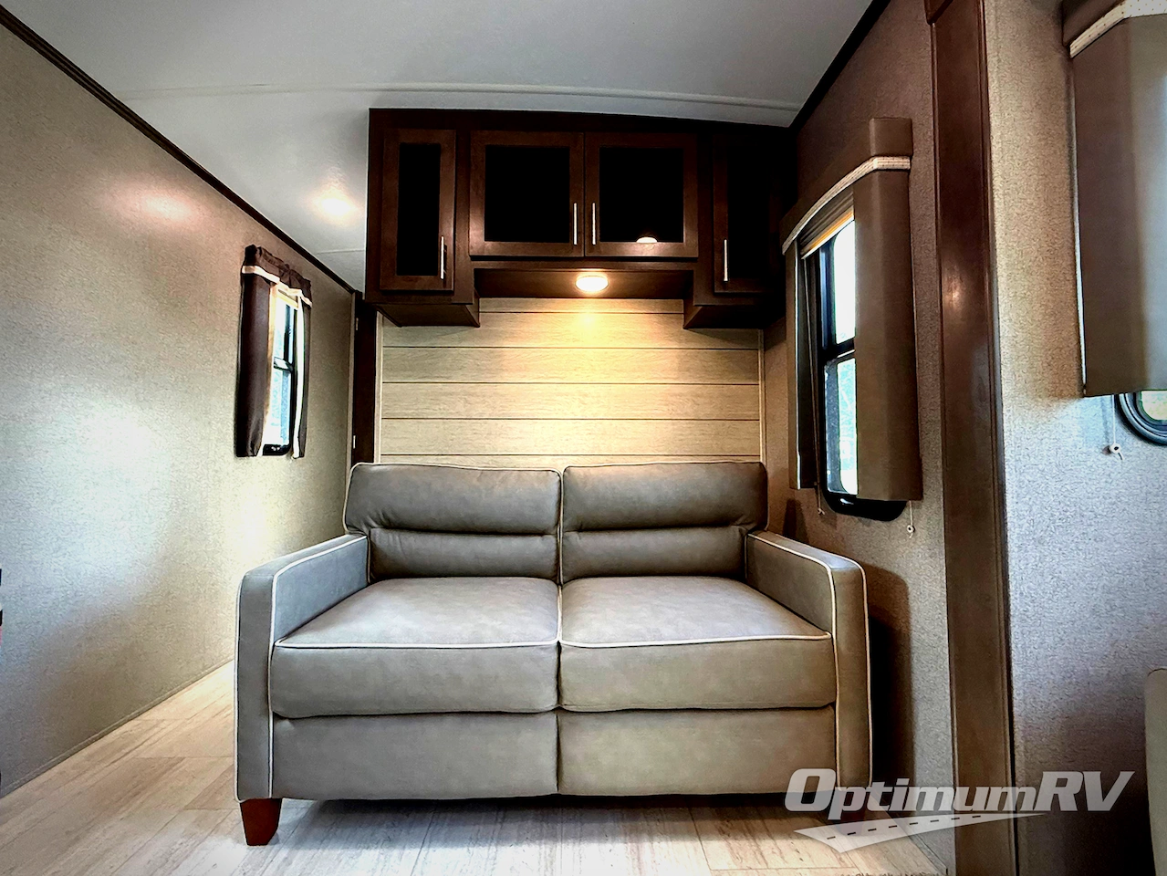 2020 Forest River Rockwood Signature Ultra Lite 8335SB Photo 6