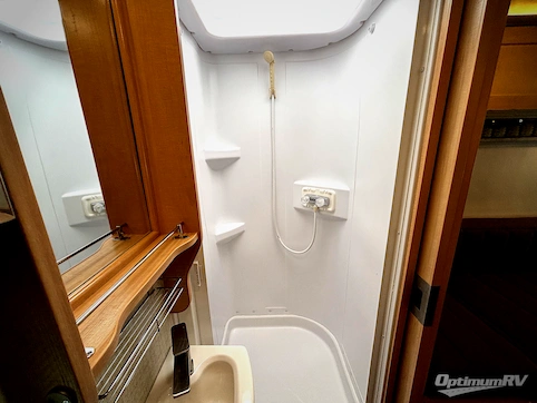 2018 Winnebago Fuse 23A RV Photo 4