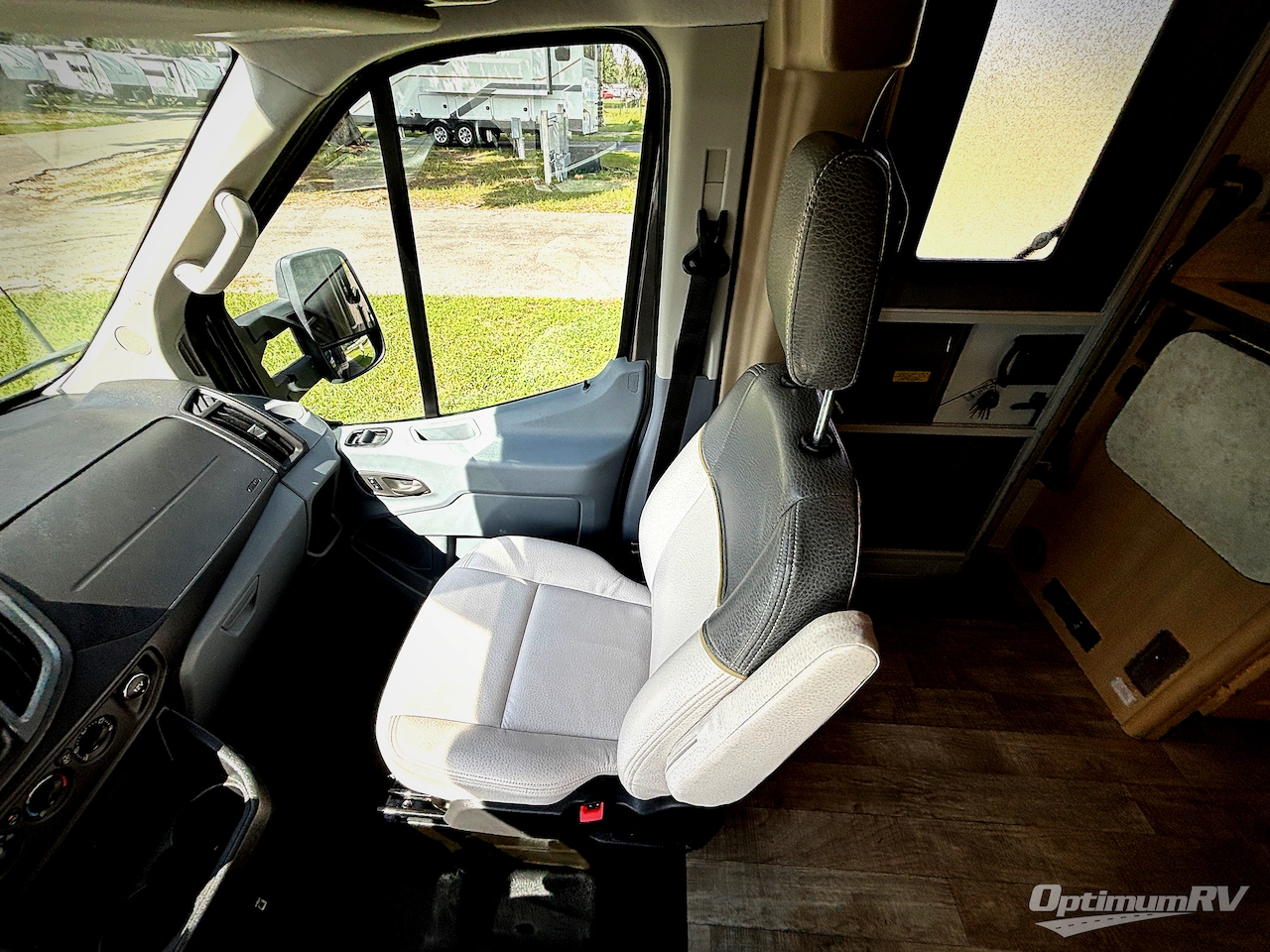 2018 Winnebago Fuse 23A Photo 9