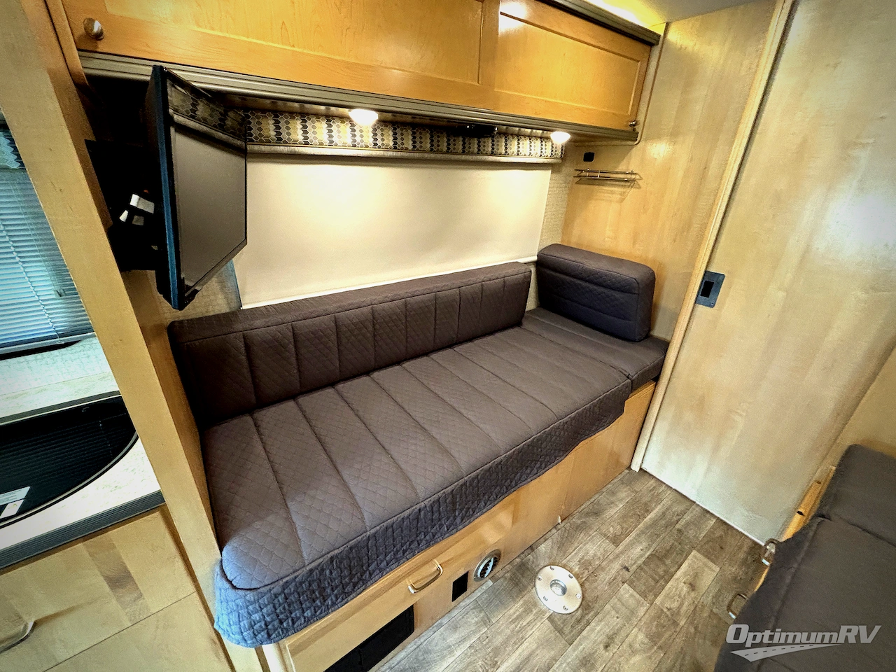2018 Winnebago Fuse 23A Photo 15