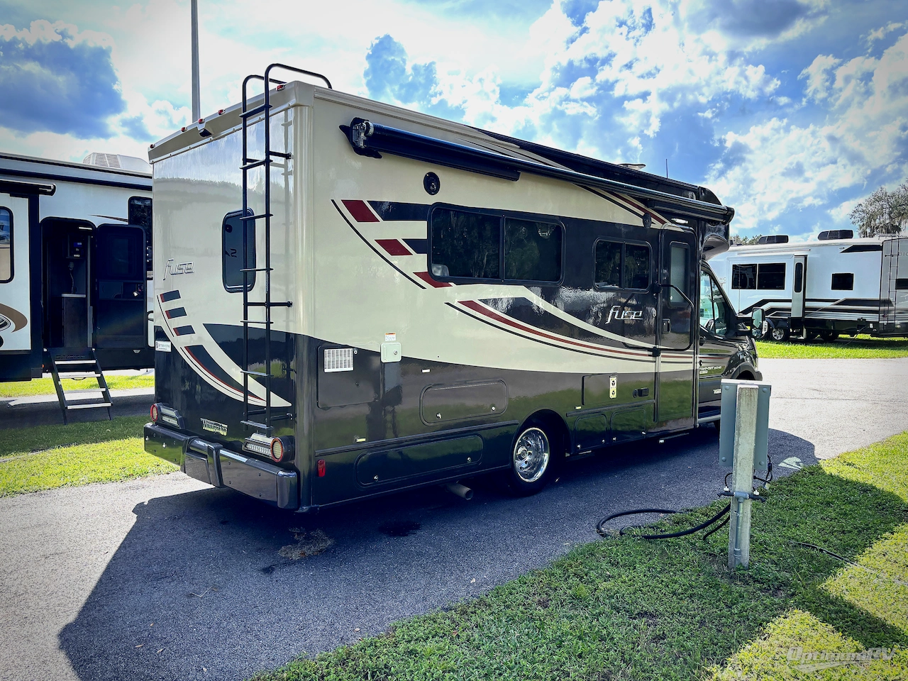 2018 Winnebago Fuse 23A Photo 2