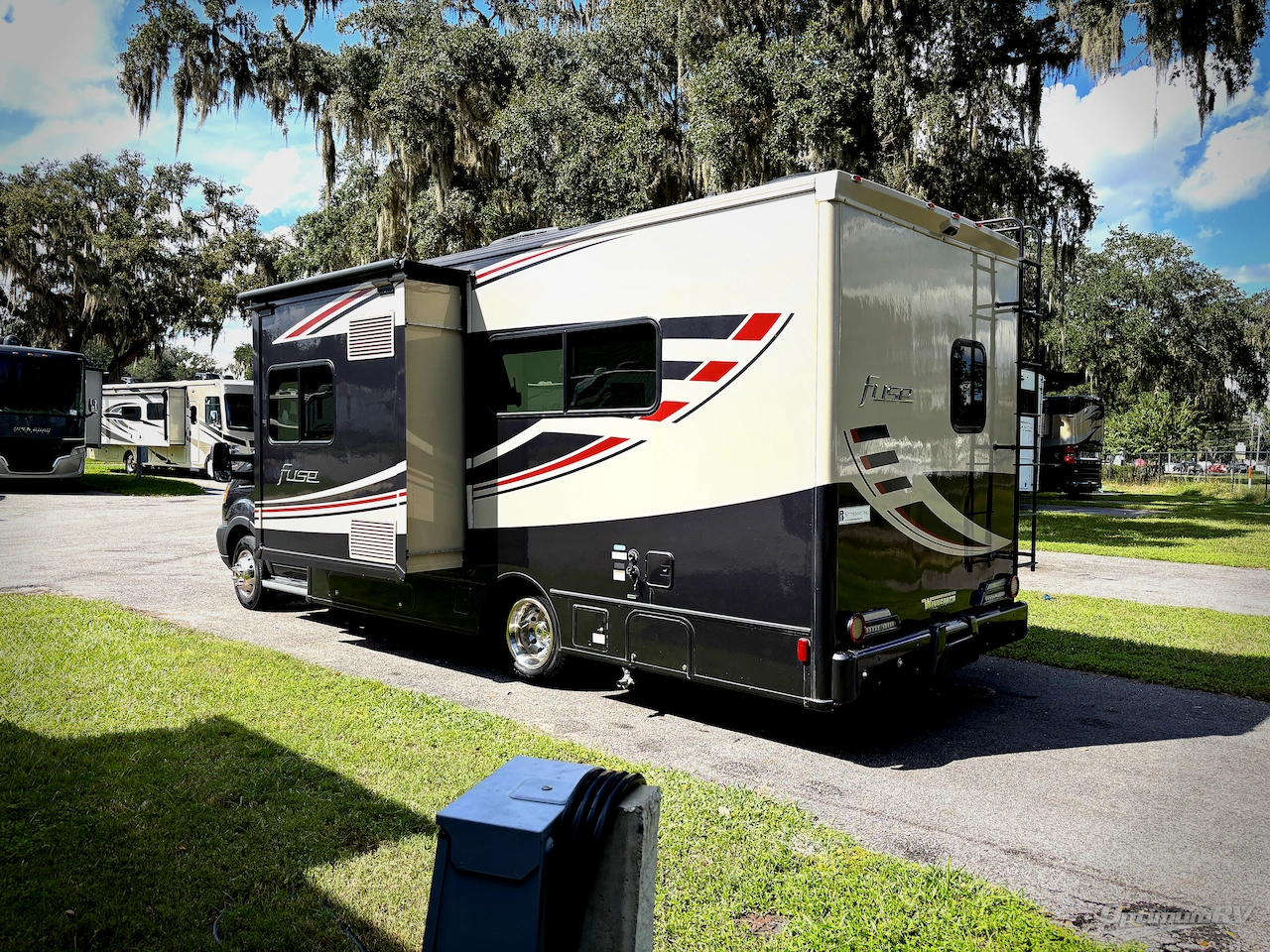 2018 Winnebago Fuse 23A Photo 3