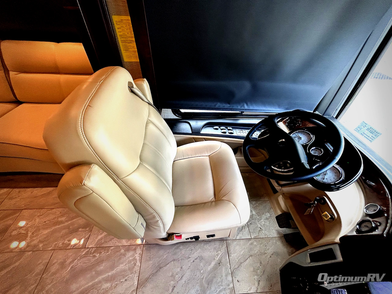 2015 American Coach American Revolution 42W Photo 7