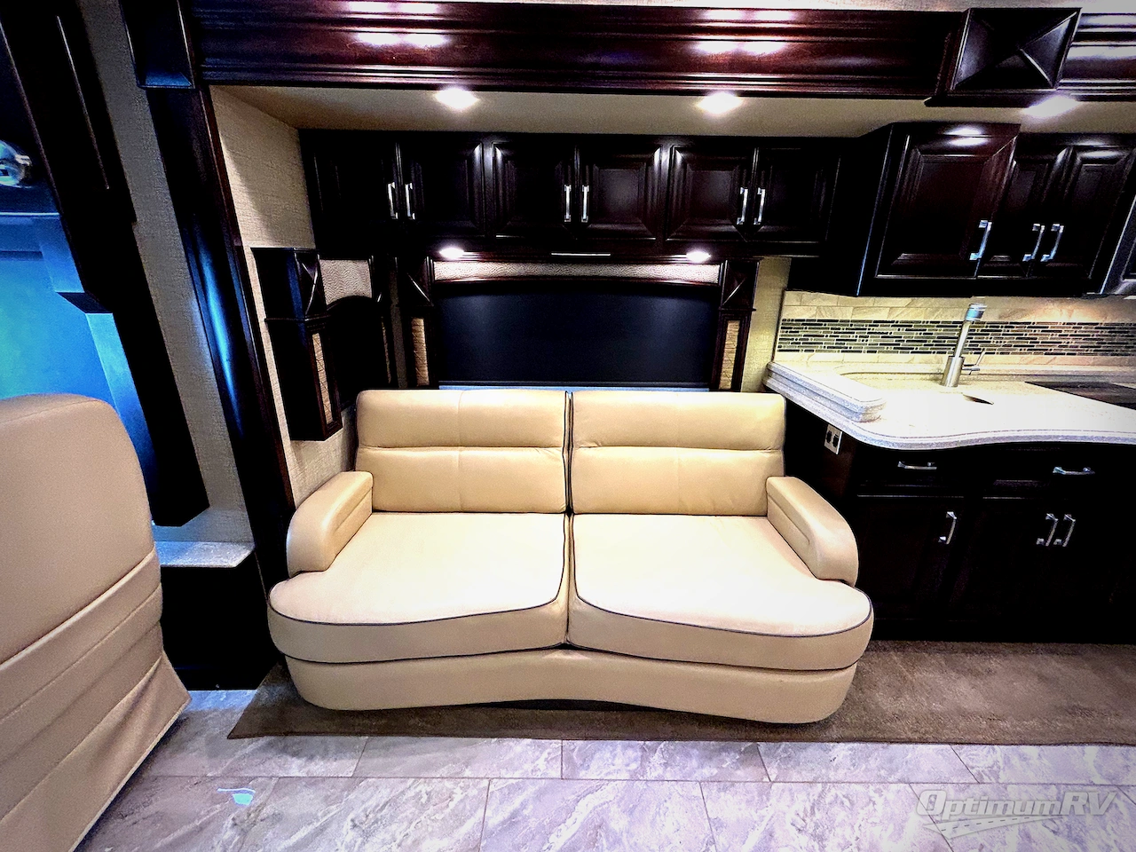 2015 American Coach American Revolution 42W Photo 11