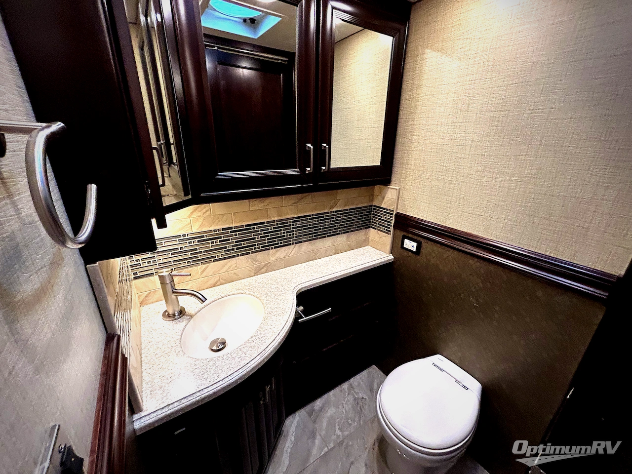 2015 American Coach American Revolution 42W Photo 19