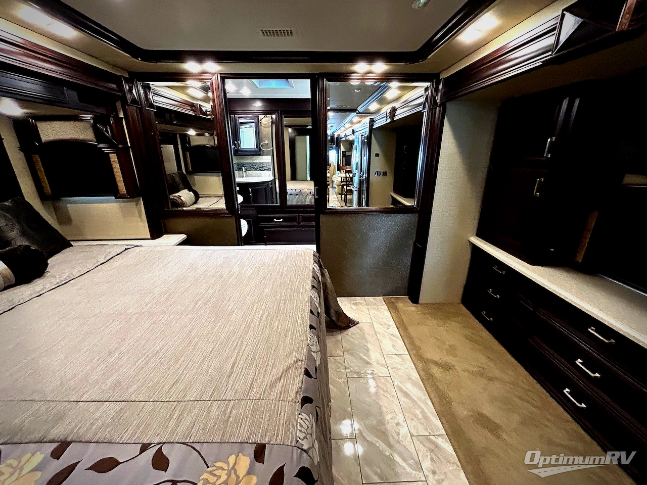 2015 American Coach American Revolution 42W Photo 20
