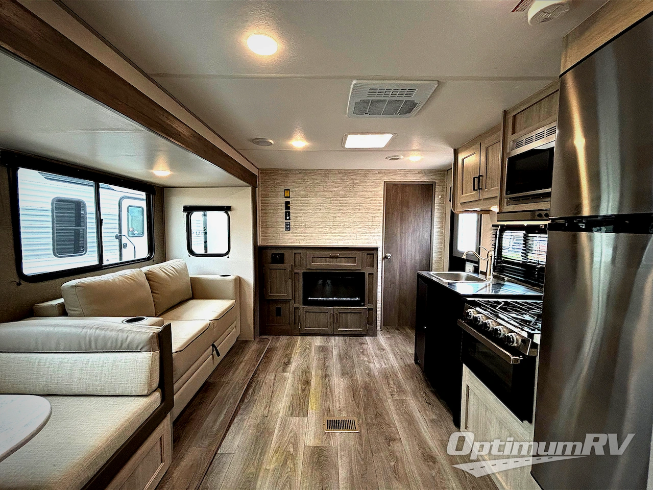 2024 Coachmen Catalina Legacy Edition 343BHTS Photo 4