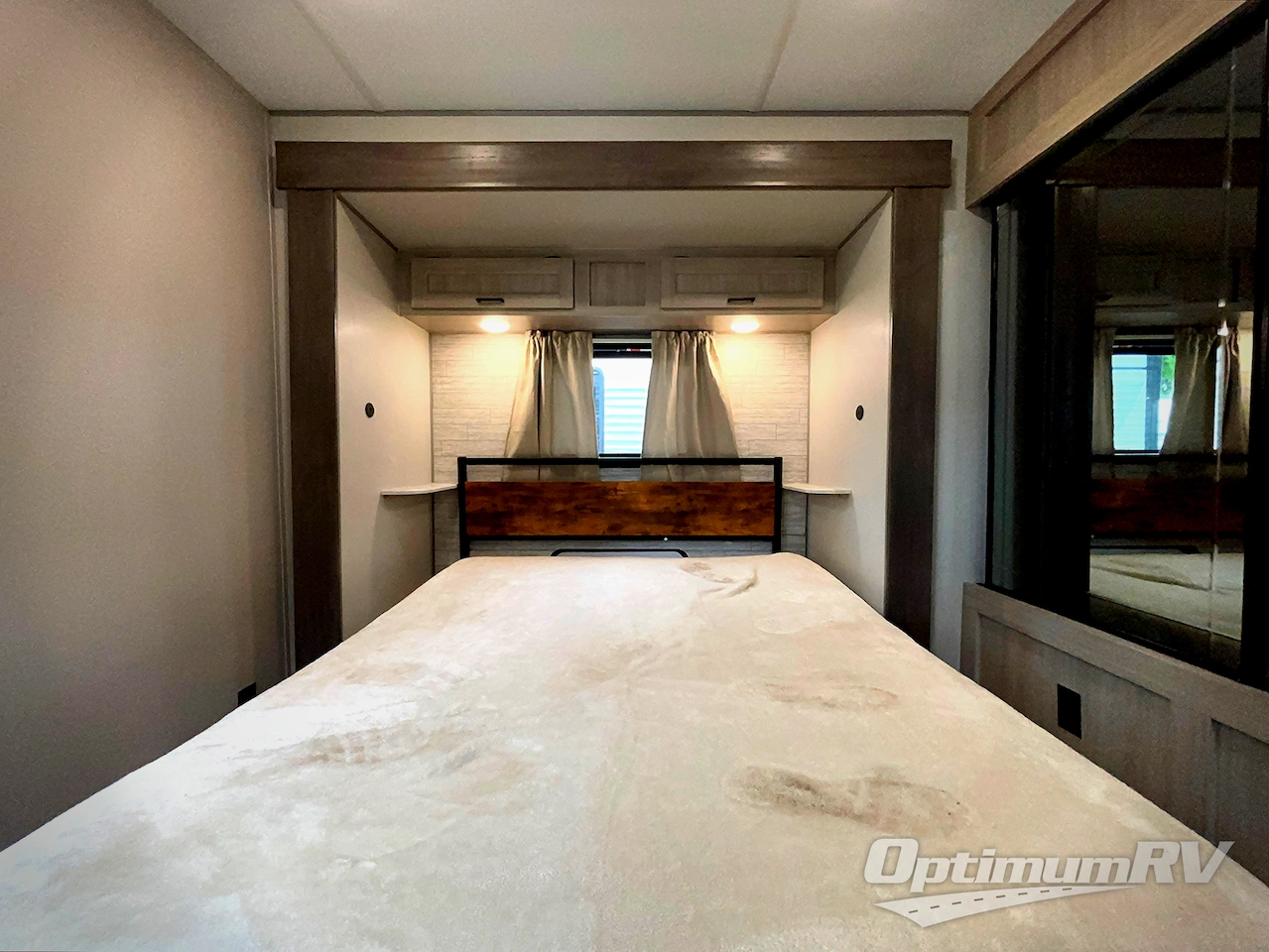 2024 Coachmen Catalina Legacy Edition 343BHTS Photo 9