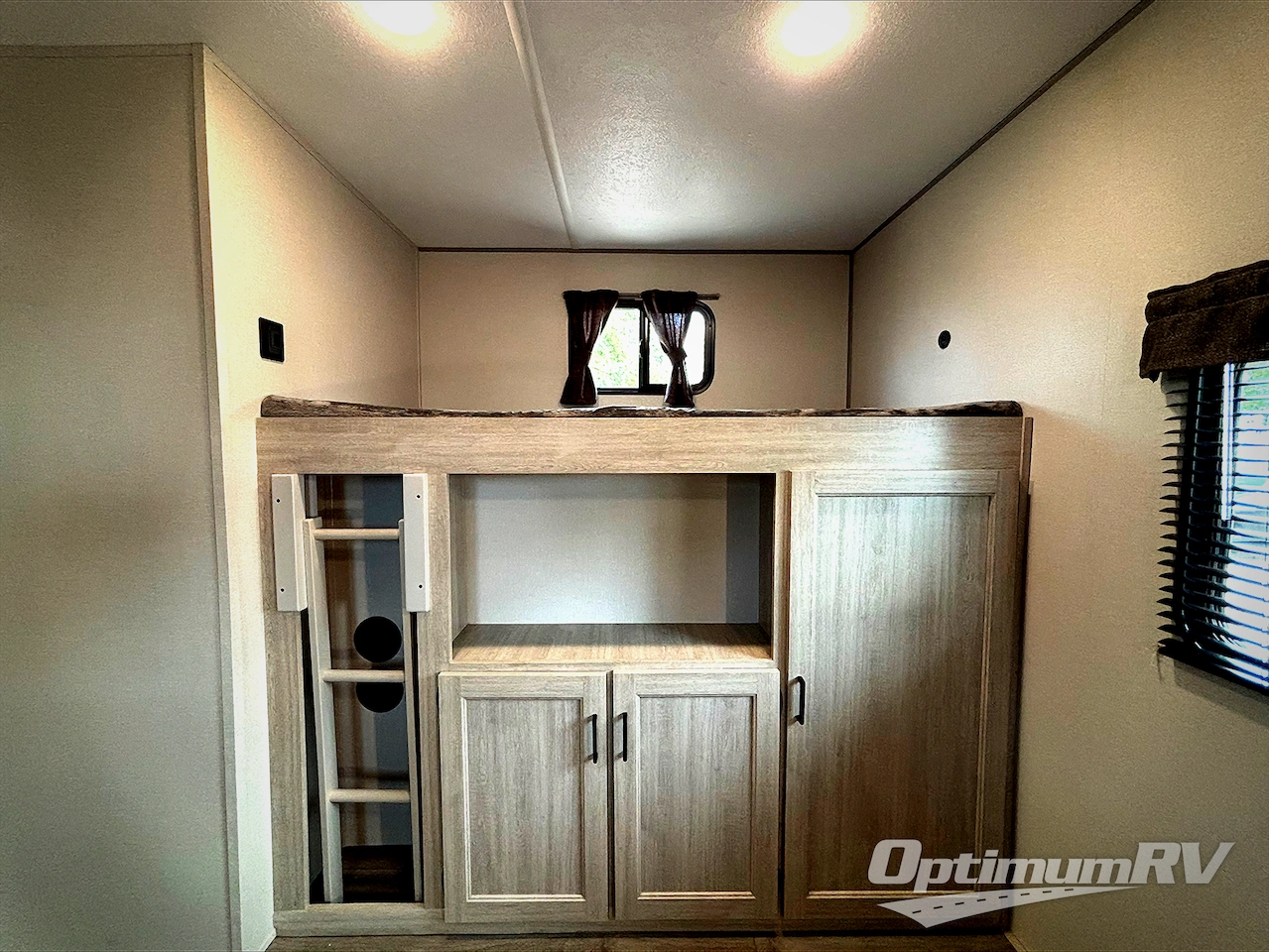 2024 Coachmen Catalina Legacy Edition 343BHTS Photo 8