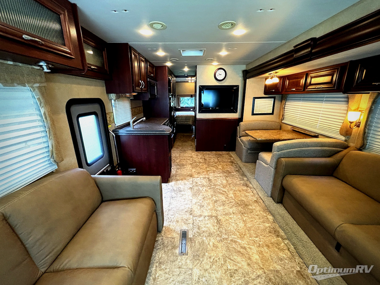 2012 Thor Challenger 32VS Photo 4