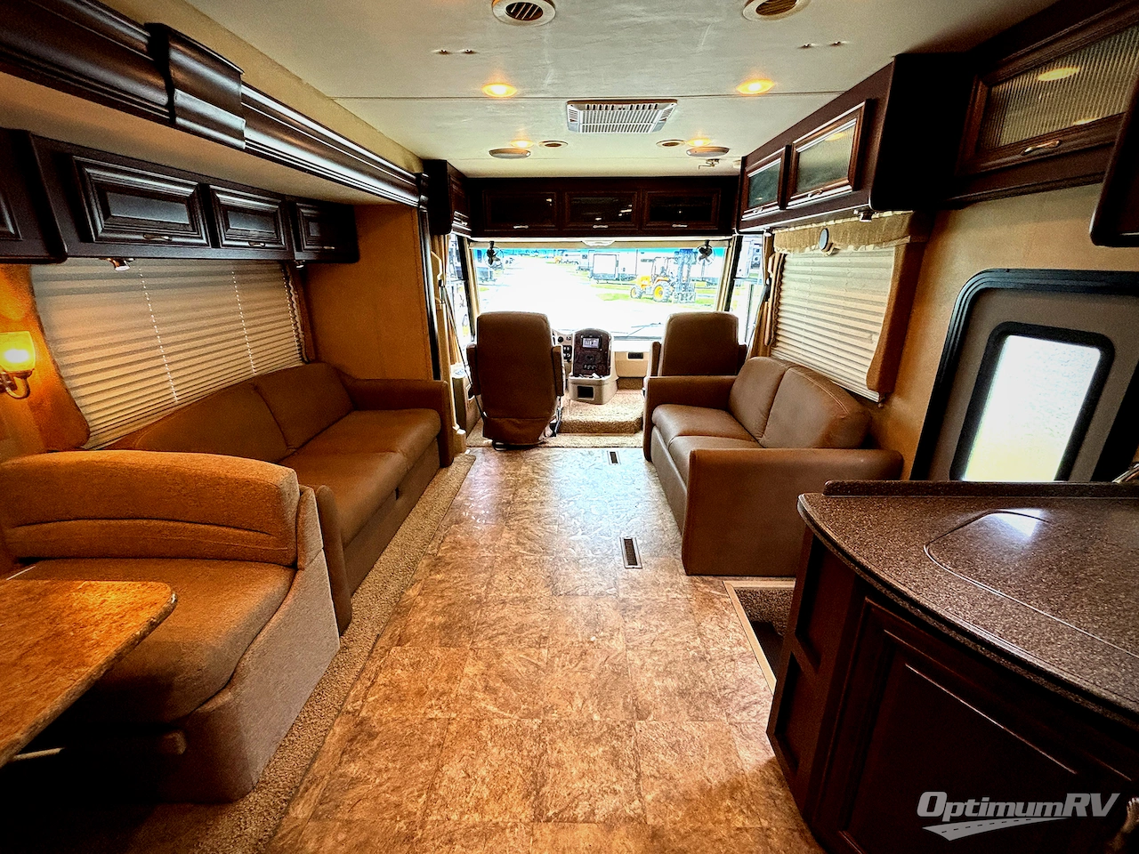 2012 Thor Challenger 32VS Photo 5