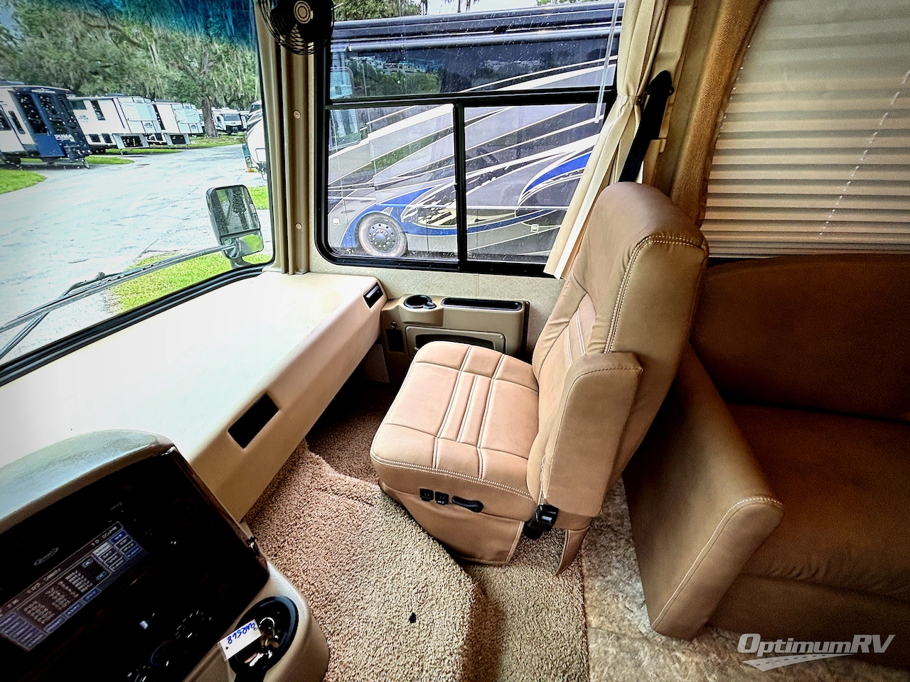 2012 Thor Challenger 32VS Photo 9