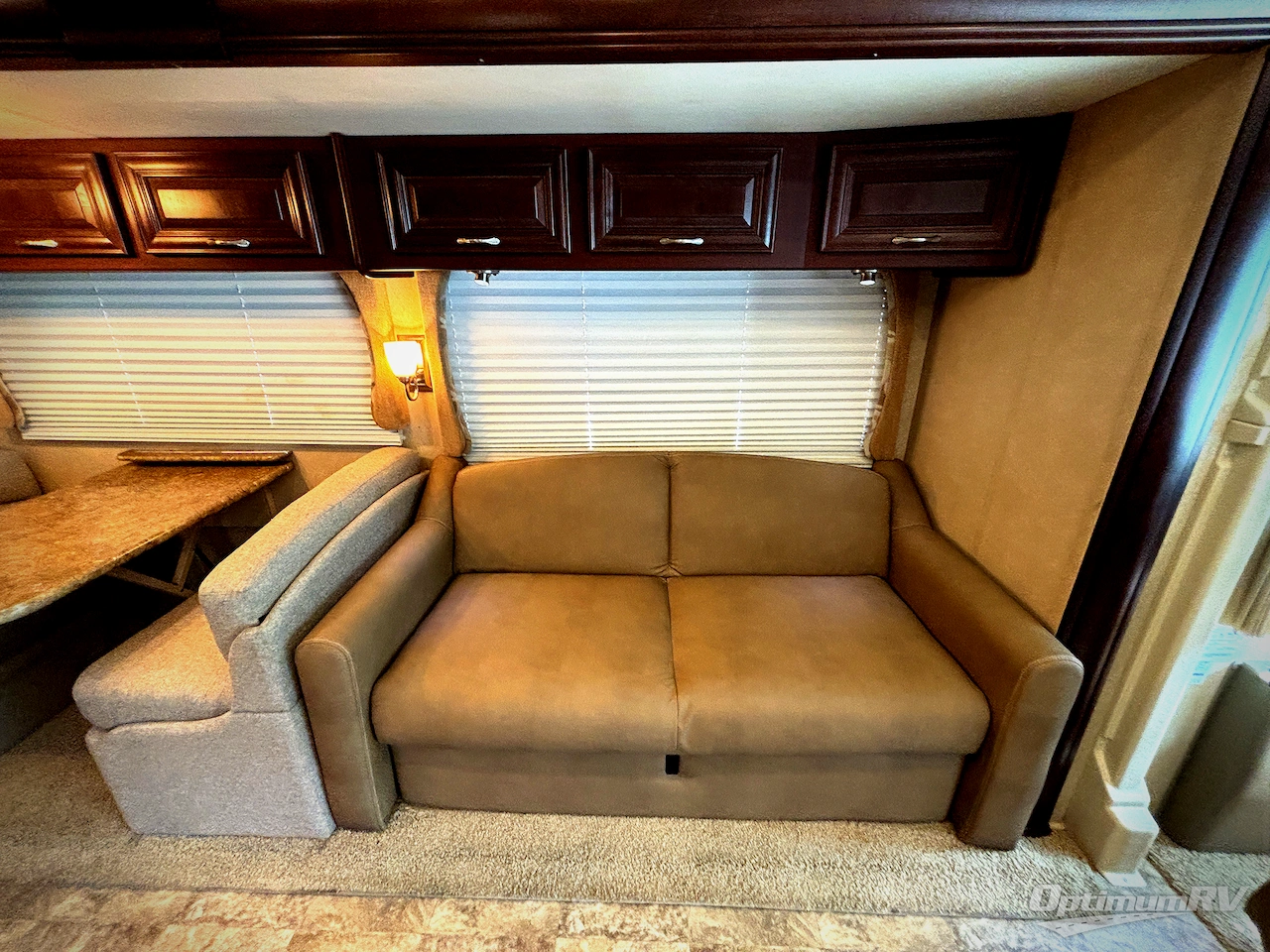 2012 Thor Challenger 32VS Photo 11