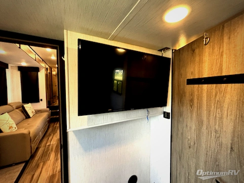 2022 Heartland Road Warrior 414 RV Photo 4