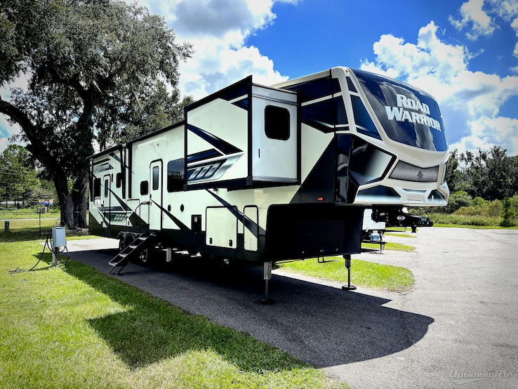 2022 Heartland Road Warrior 414 RV Photo 1