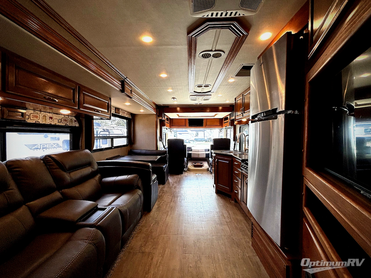 2018 Fleetwood Bounder 34S Photo 5