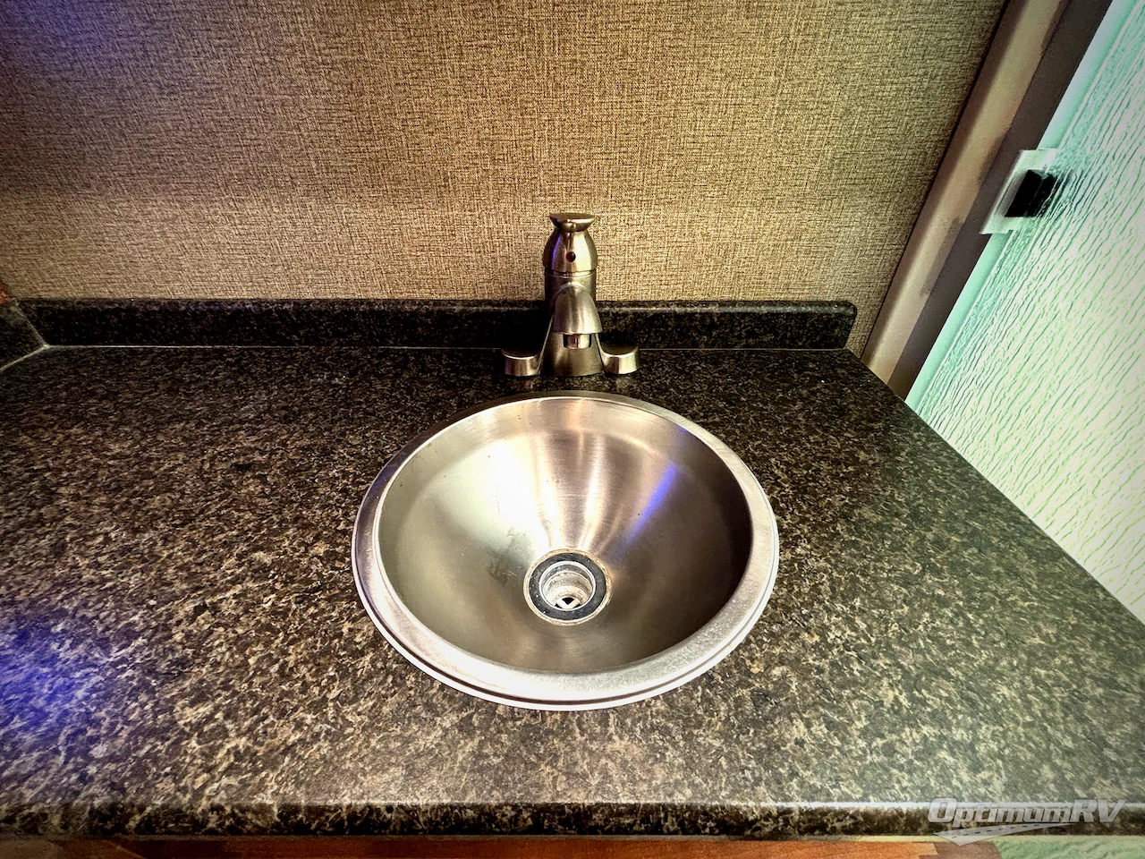 2018 Fleetwood Bounder 34S Photo 10