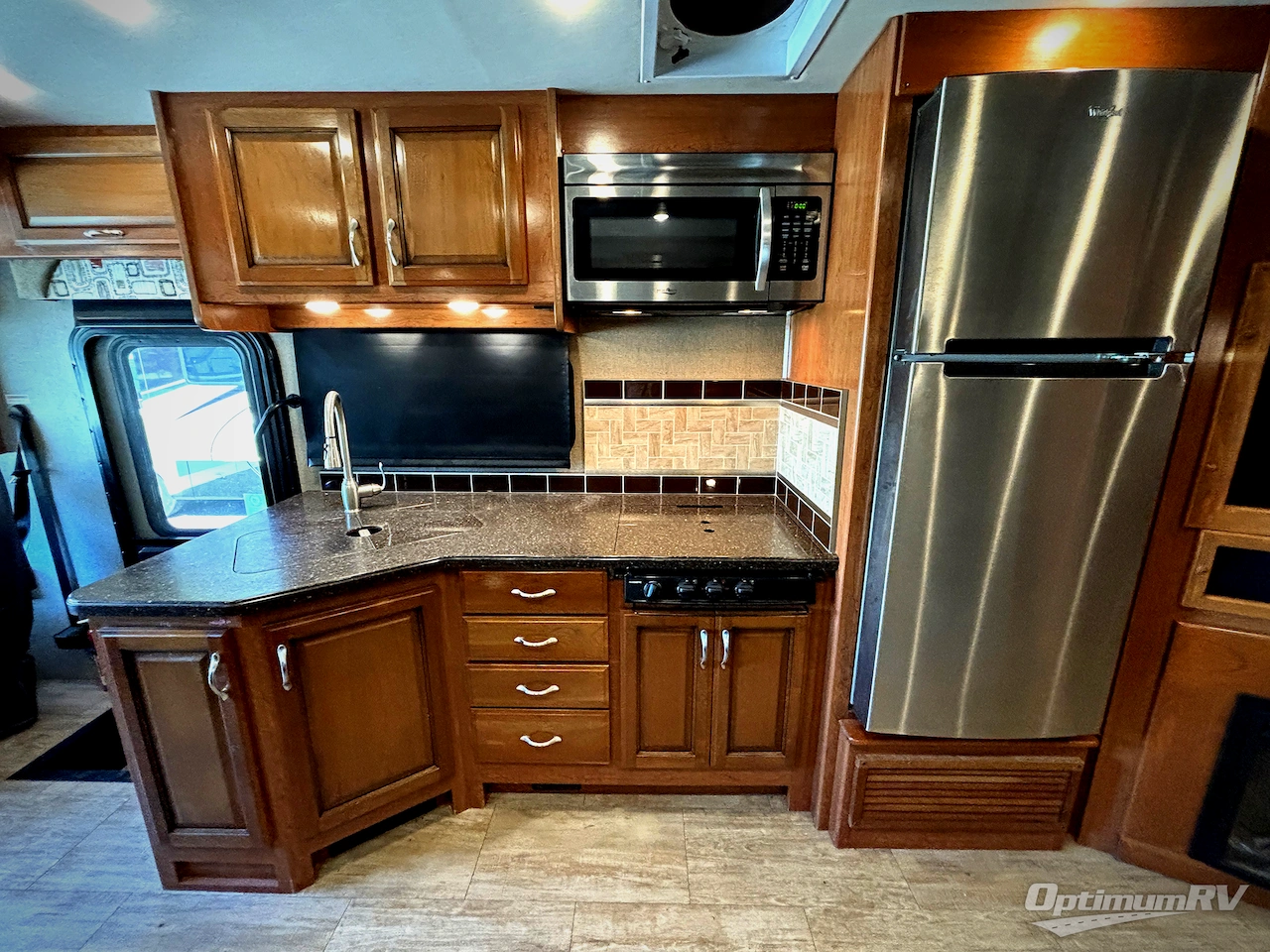 2018 Fleetwood Bounder 34S Photo 6