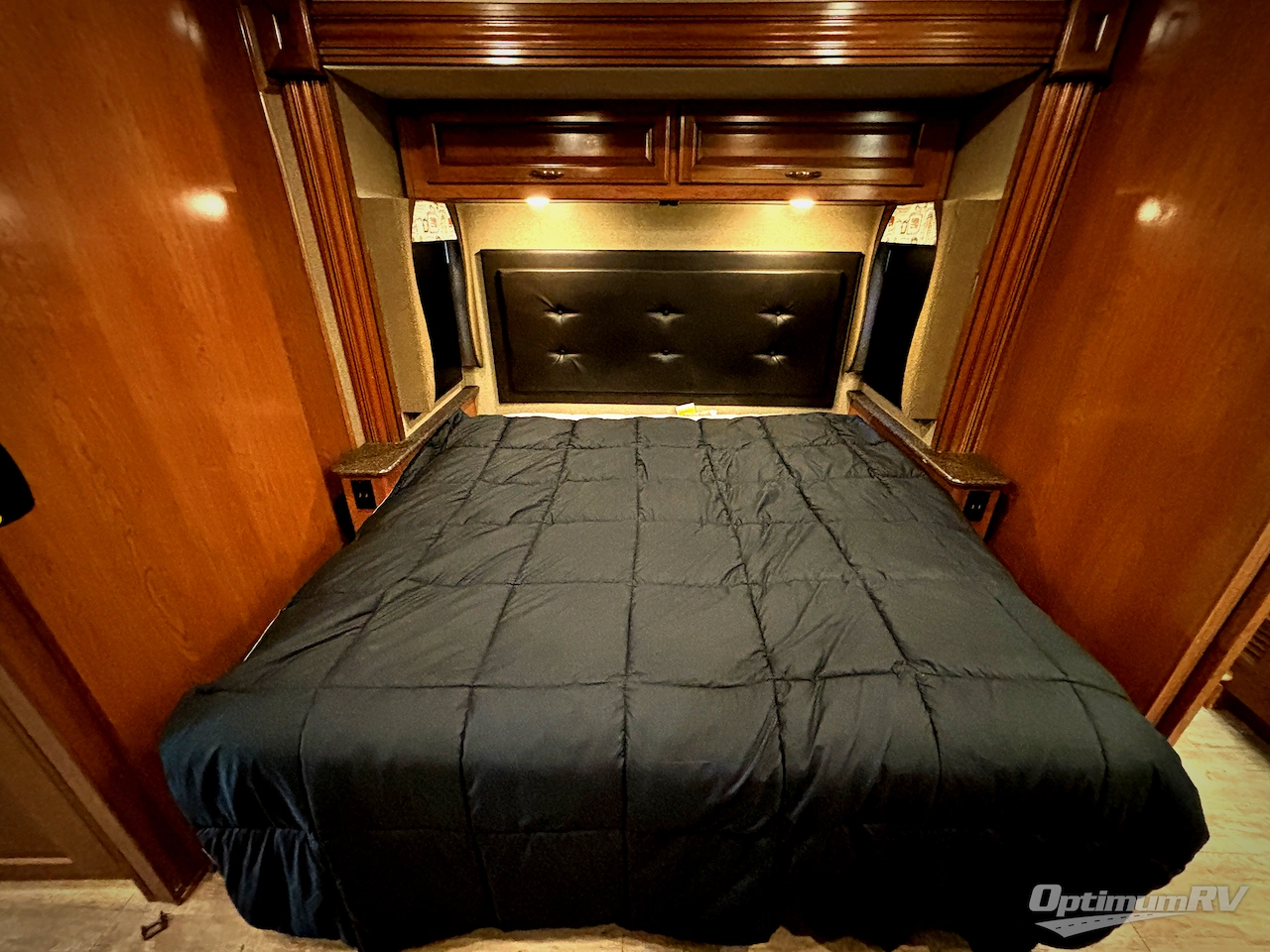 2018 Fleetwood Bounder 34S Photo 17