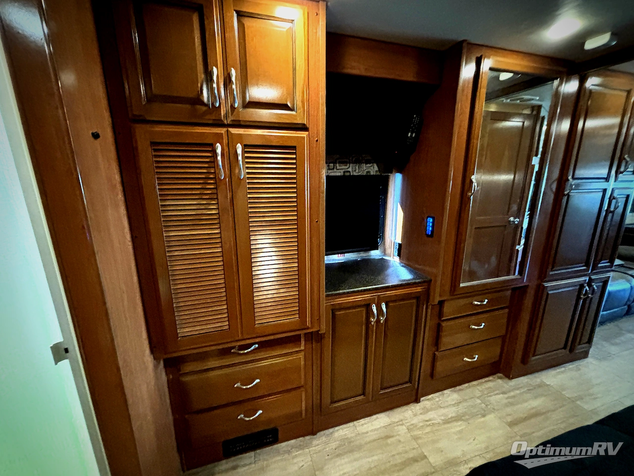 2018 Fleetwood Bounder 34S Photo 18