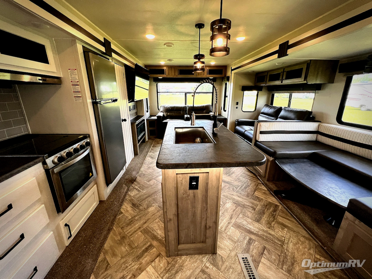 2023 Palomino Puma 32MBDS Photo 4