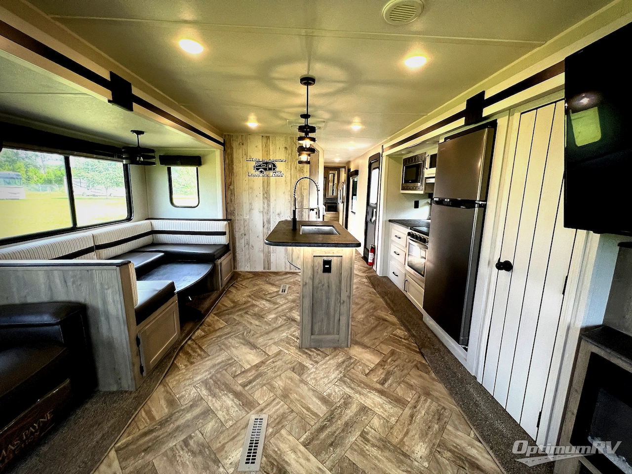 2023 Palomino Puma 32MBDS Photo 5