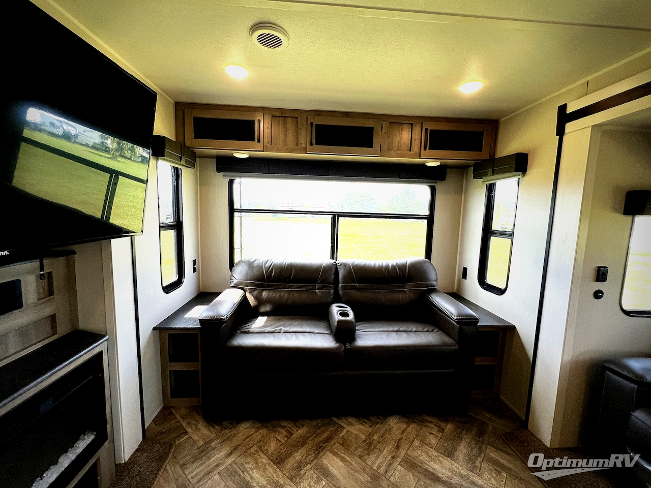 2023 Palomino Puma 32MBDS Photo 6