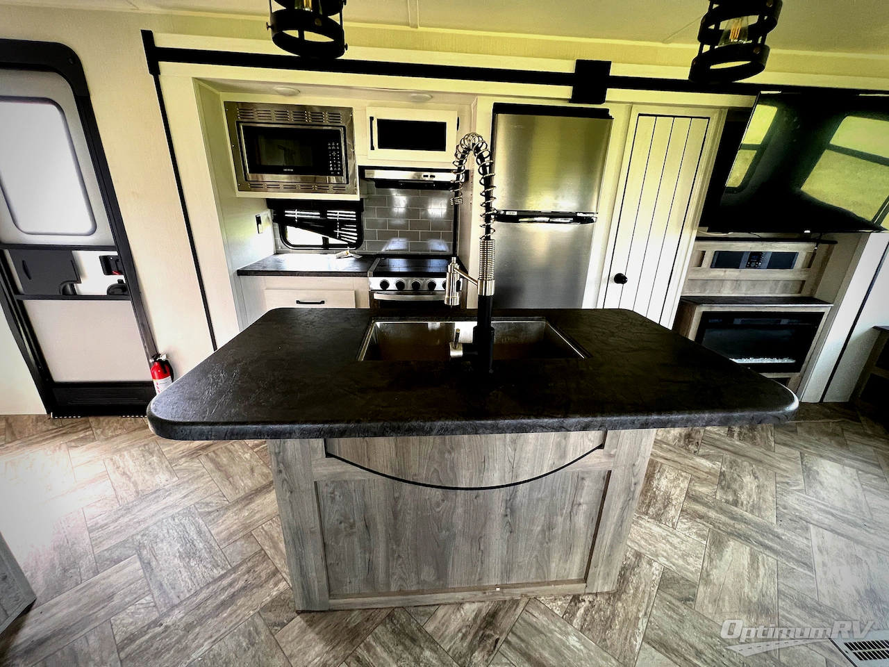 2023 Palomino Puma 32MBDS Photo 11