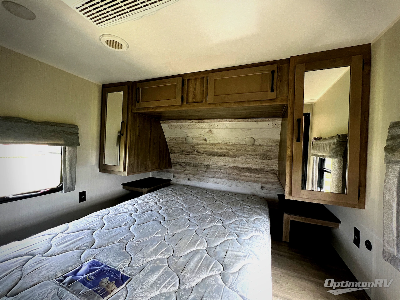 2023 Palomino Puma 32MBDS Photo 17