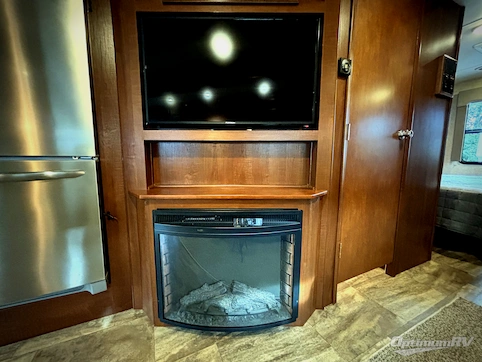 2017 Forest River Georgetown 335DS RV Photo 4