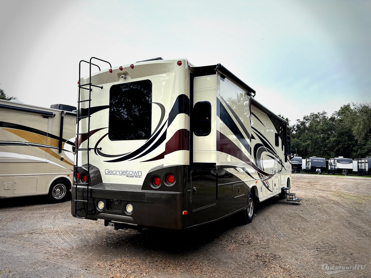 2017 Forest River Georgetown 335DS Photo 2