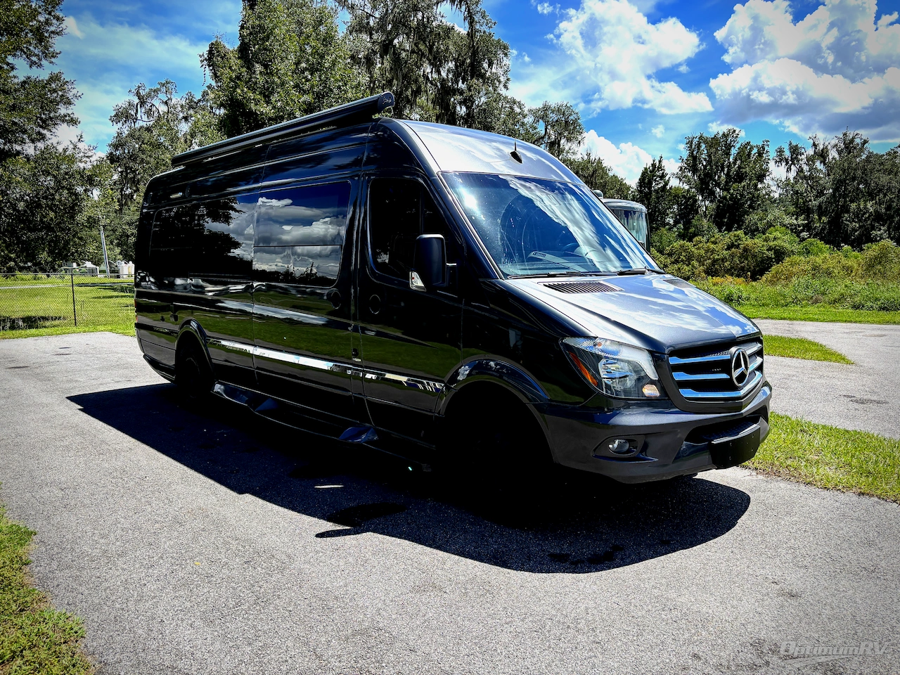 2016 Winnebago Era 70X Photo 1
